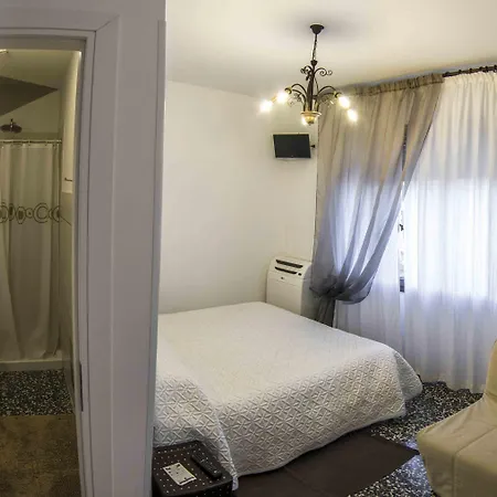Dai Carari Couette-café 3*